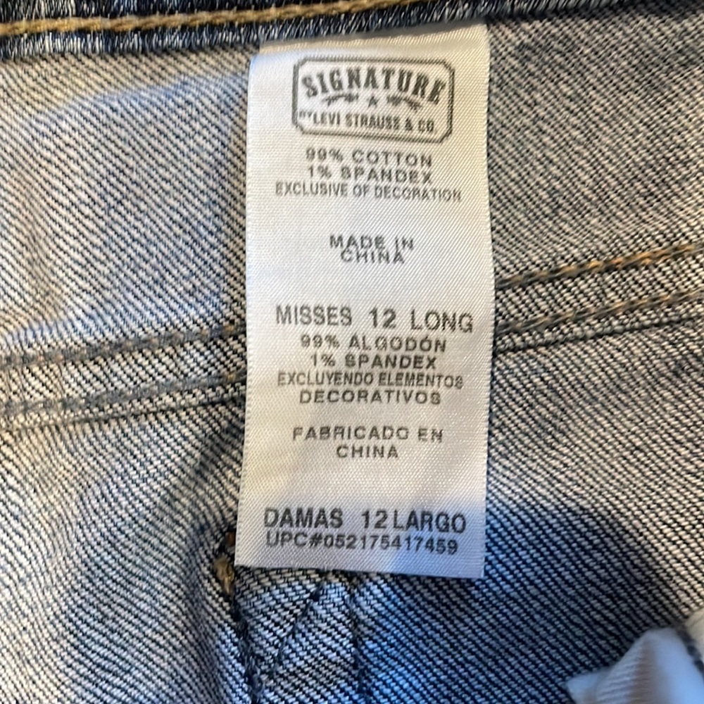Signature Levi’s Mid Rise Bootcut Jeans - Picture 4 of 5